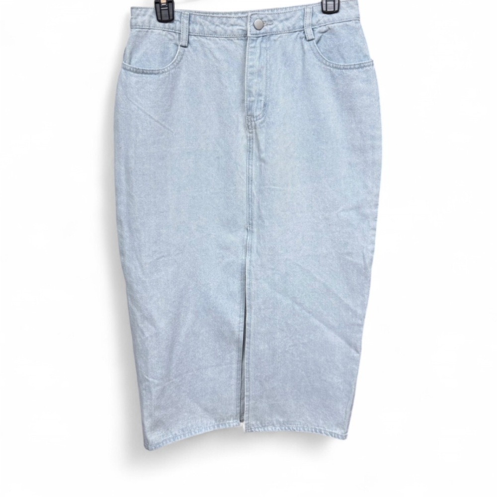 Le Lis Collection Light Wash Denim Midi Skirt with Front Slit - Size S - Picture 2 of 9